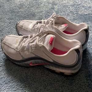Women’s Size 11 Nike Reax S Pre-used
